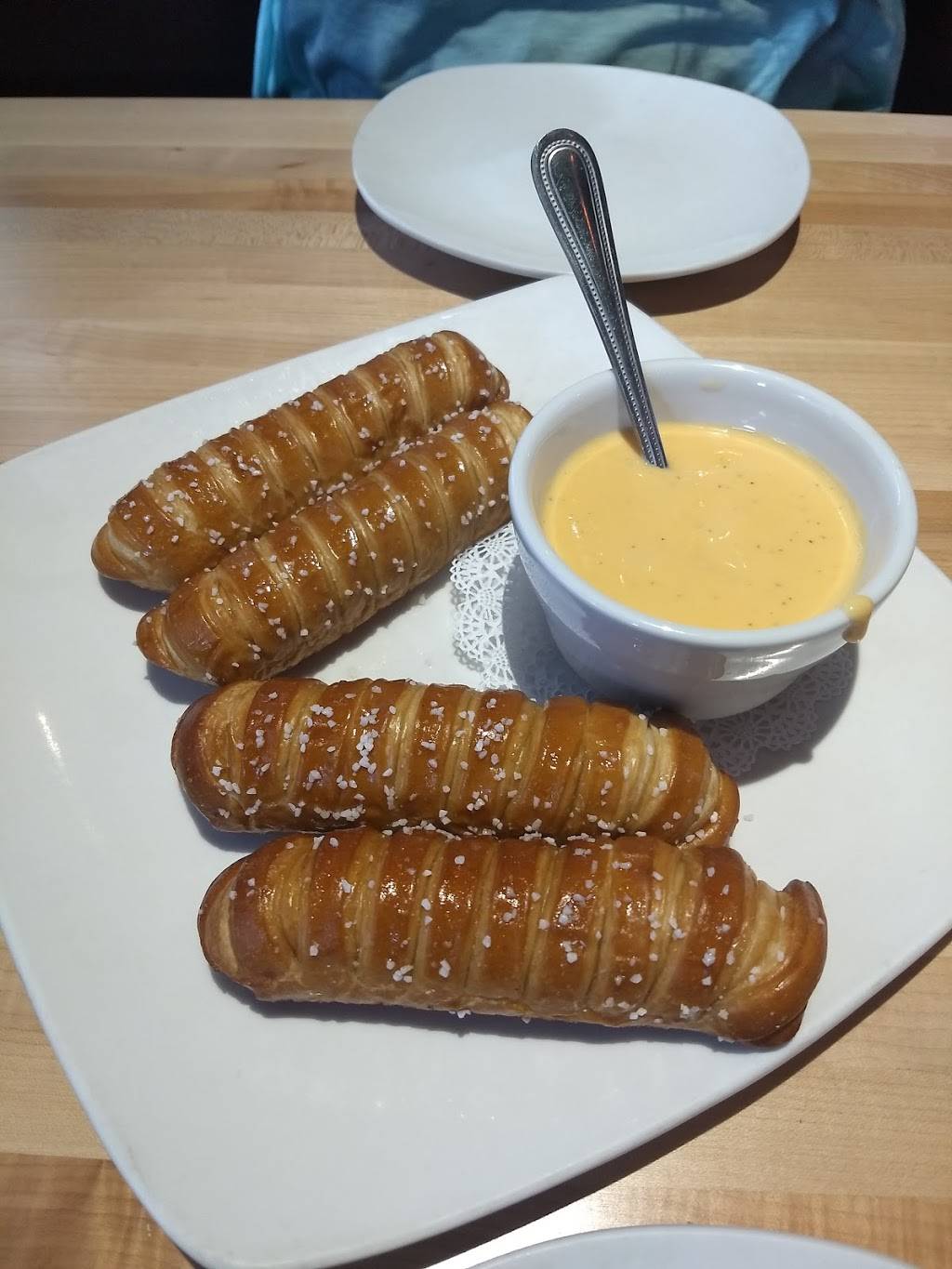 Sidelines Grille Holly Springs | restaurant | 5343 Old Hwy 5 #301, Holly Springs, GA 30188, USA | 7703848244 OR +1 770-384-8244