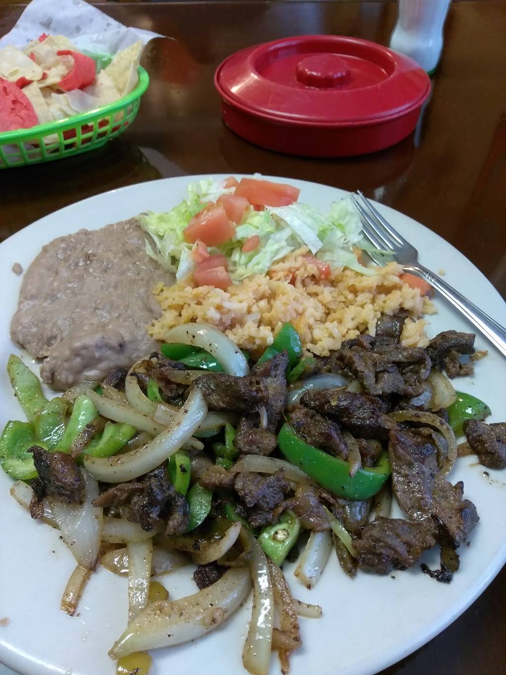 Saritas Mexican Restaurant | restaurant | 3023 S WW White Rd, San Antonio, TX 78222, USA | 2103599774 OR +1 210-359-9774