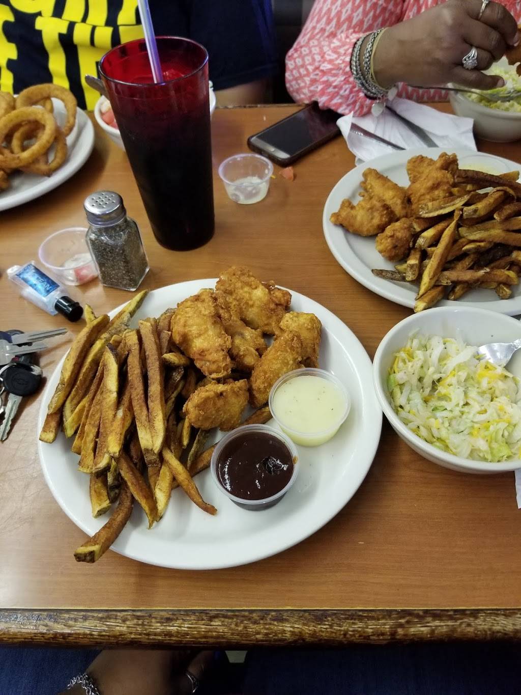 Rivers Bend Ice Cream & Country Diner | restaurant | 11934 Union Ave NE, Alliance, OH 44601, USA | 3306809022 OR +1 330-680-9022