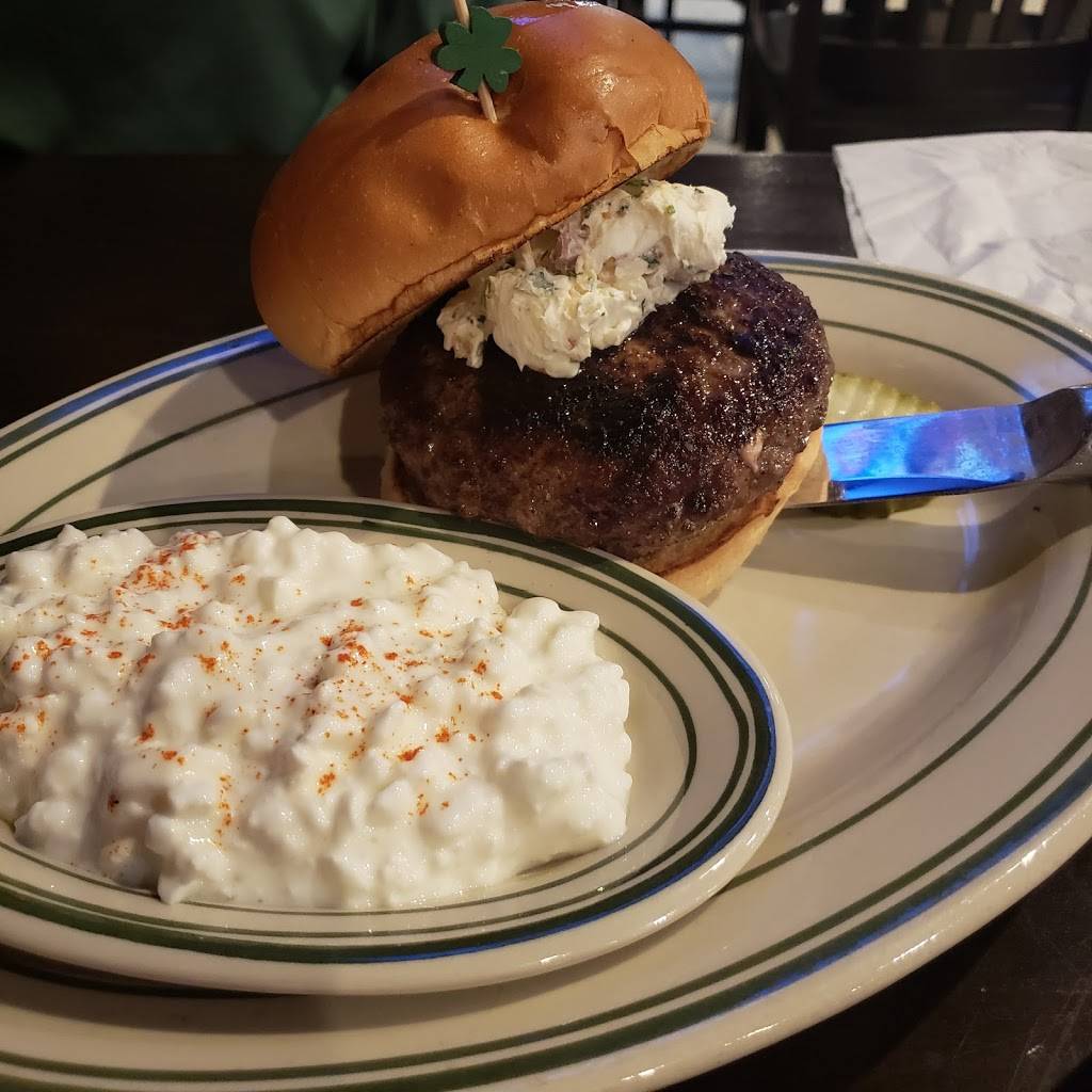 Luckys 13 Pub | restaurant | 3000 Harbor Ln N, Plymouth, MN 55447, USA | 7637460071 OR +1 763-746-0071