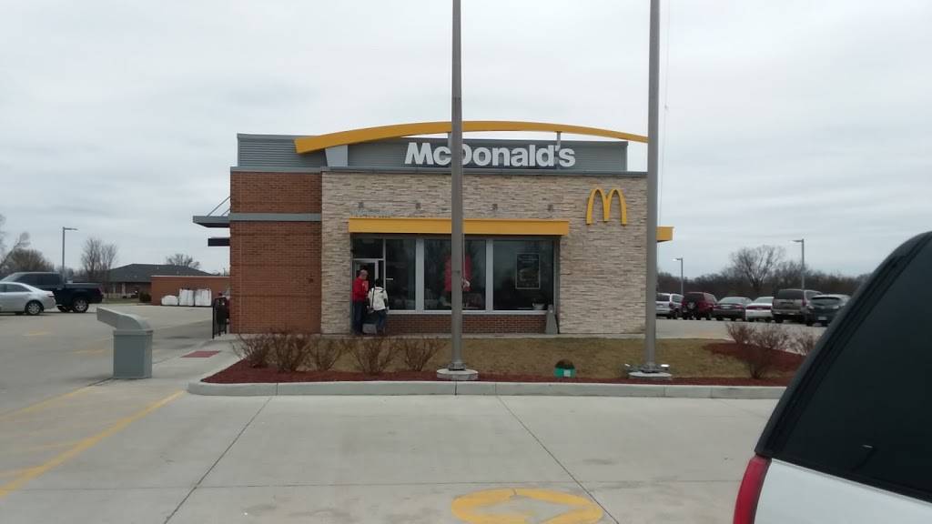McDonalds | cafe | 13050 Tesson Ferry Rd, St. Louis, MO 63128, USA | 3148437112 OR +1 314-843-7112