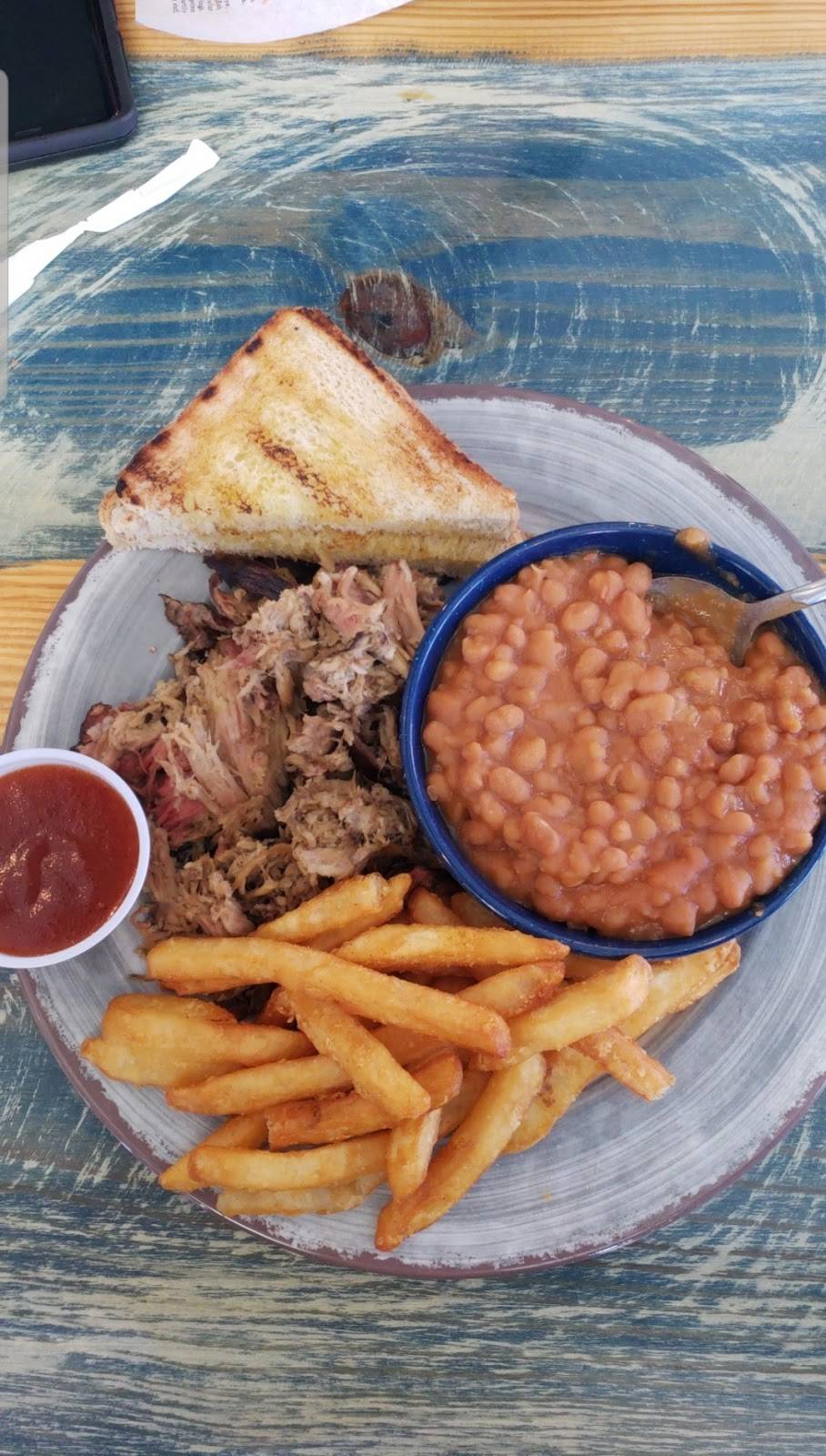 Carolina Smokehouse | restaurant | 9 Pavilion Ave S, Carolina Beach, NC 28428, USA | 9107071818 OR +1 910-707-1818