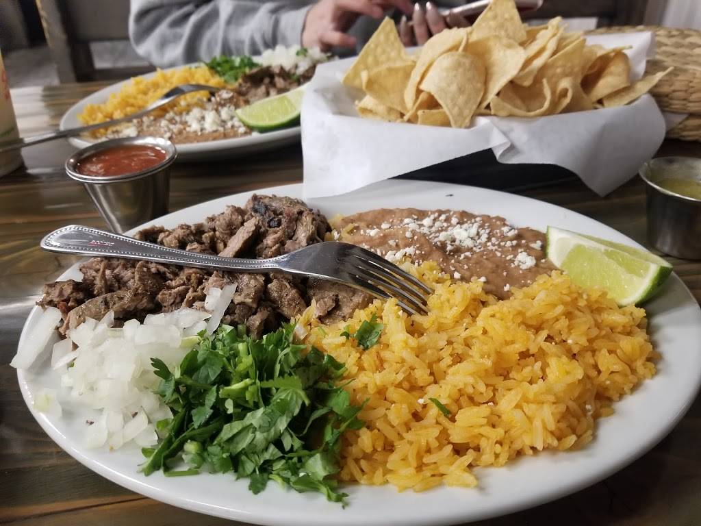Serranos Mexican Grill | restaurant | 2514 E Tudor Rd, Anchorage, AK 99507, USA | 9075615611 OR +1 907-561-5611