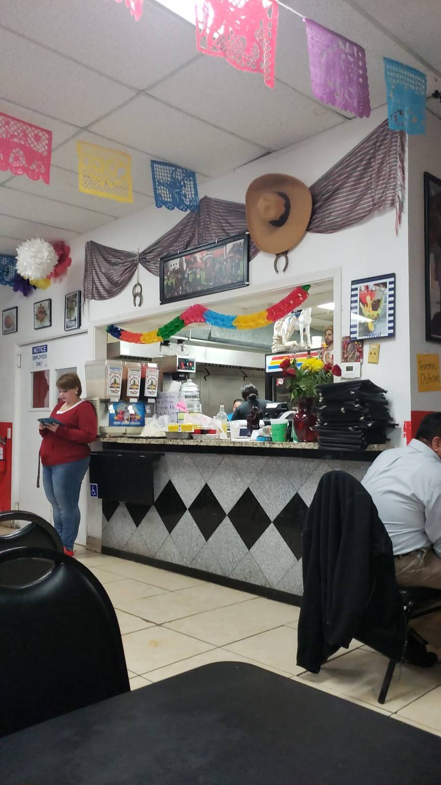 Birrieria El Primo | restaurant | 5320 Monterey Rd, San Jose, CA 95111, USA | 4085373057 OR +1 408-537-3057