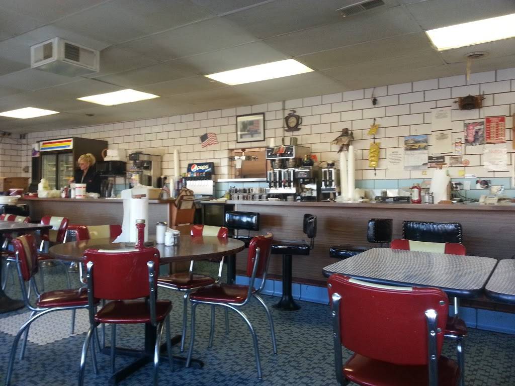 State Line Restaurant | restaurant | 55 US-50, Lawrenceburg, IN 47025, USA | 8125374558 OR +1 812-537-4558