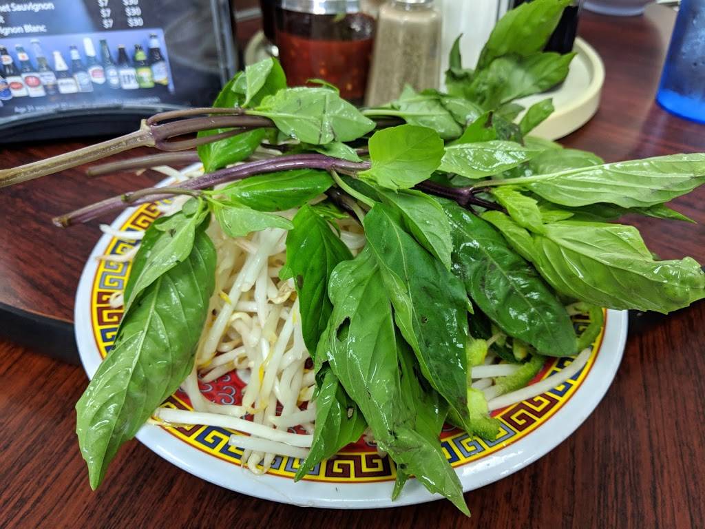 Phở Vy Vietnamese Cuisine | restaurant | 401 International Blvd, Oakland, CA 94606, USA | 5108932827 OR +1 510-893-2827