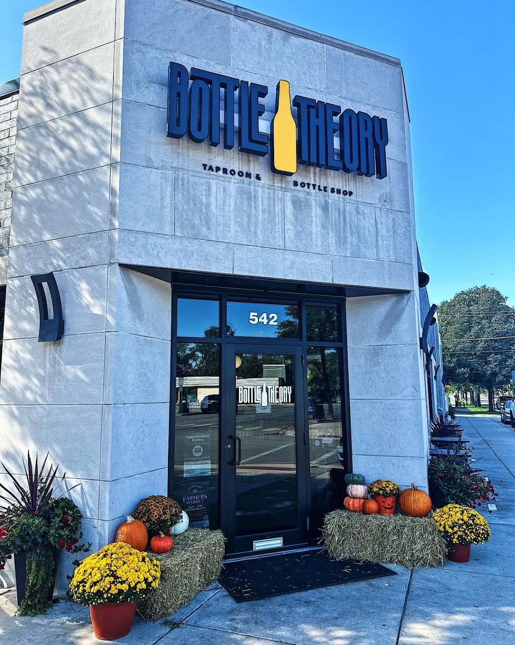 Bottle Theory | restaurant | 542 Spring Rd, Elmhurst, IL 60126, USA | 3312251340 OR +1 331-225-1340