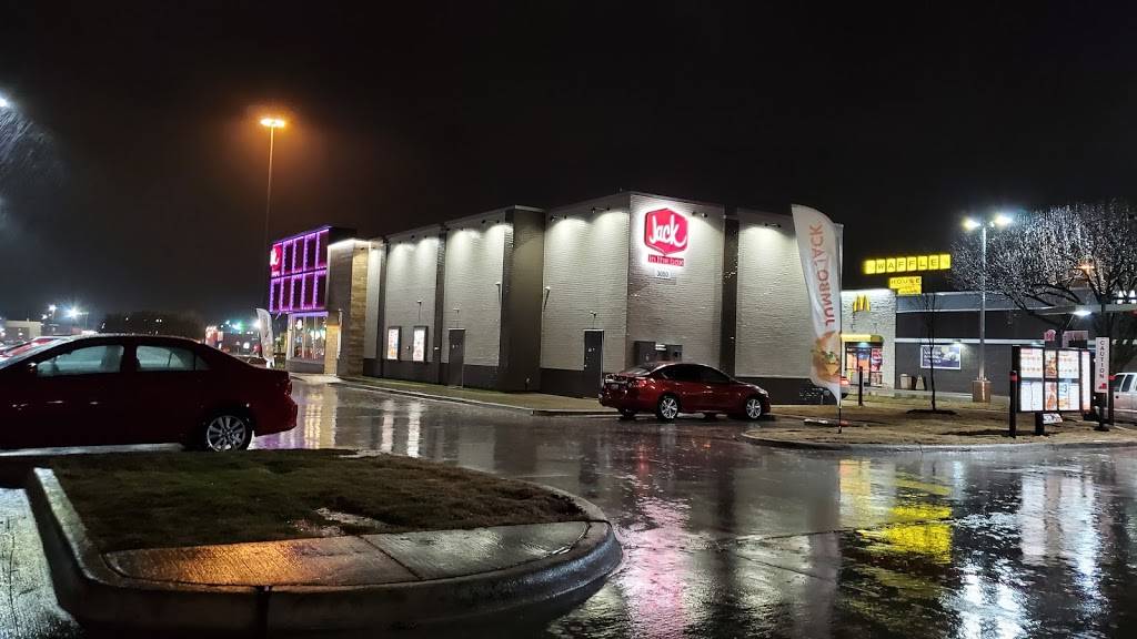 Jack in the Box | restaurant | 5757 N Jim Miller Rd, Dallas, TX 75228, USA | 2149573704 OR +1 214-957-3704