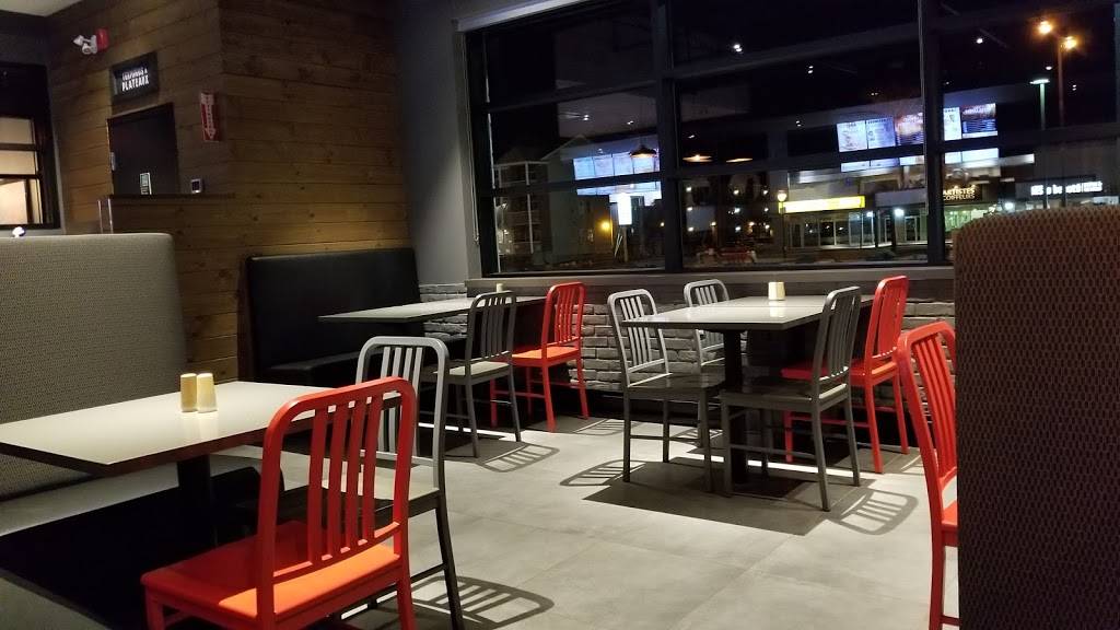 Harveys | restaurant | 12575 Rue Sherbrooke E, Pointe-aux-Trembles, QC H1B 1C8, Canada | 5143855555 OR +1 514-385-5555