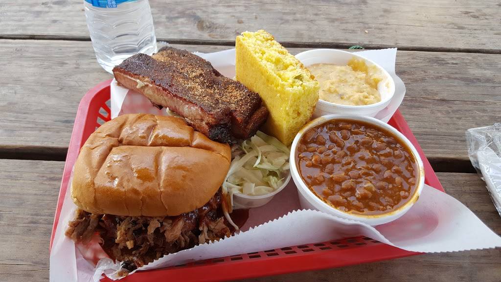 Elis BBQ | meal takeaway | 3313 Riverside Dr, Cincinnati, OH 45226, USA | 5135331957 OR +1 513-533-1957