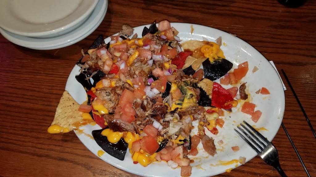 Valley Inn | restaurant | 24575 Valley Dr, Pleasant Valley, IA 52767, USA | 5633322300 OR +1 563-332-2300