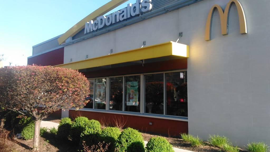McDonalds | cafe | 740 E 47th St, Chicago, IL 60653, USA | 7739246070 OR +1 773-924-6070