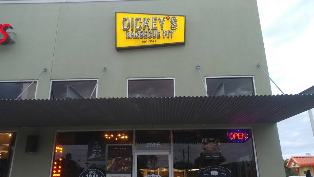 Dickeys Barbecue Pit | restaurant | 210 E Parkwood Dr, Friendswood, TX 77546, USA | 2819478455 OR +1 281-947-8455