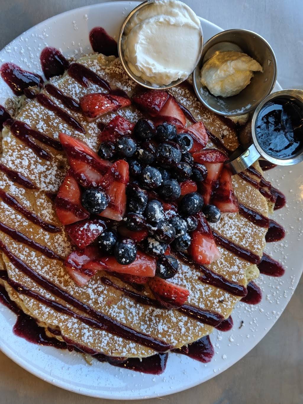 Sweet Diner | restaurant | 239 E Chicago St #103, Milwaukee, WI 53202, USA | 4144889600 OR +1 414-488-9600