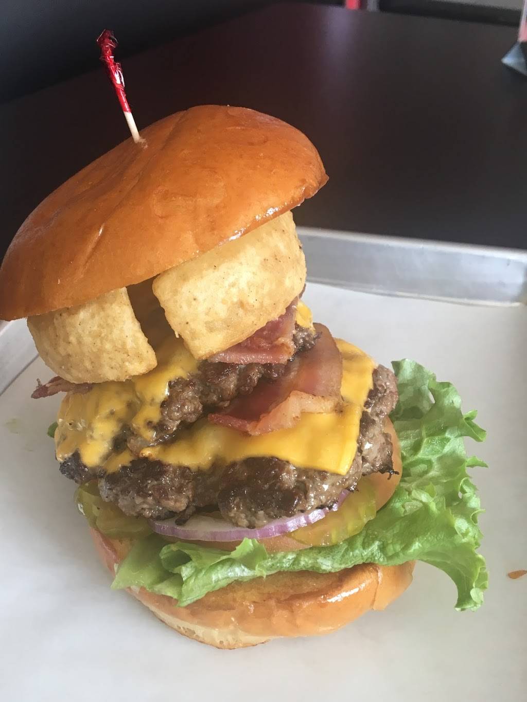 Alfreds Burger House | restaurant | 723 Telephone Rd, Houston, TX 77023, USA | 8325827324 OR +1 832-582-7324