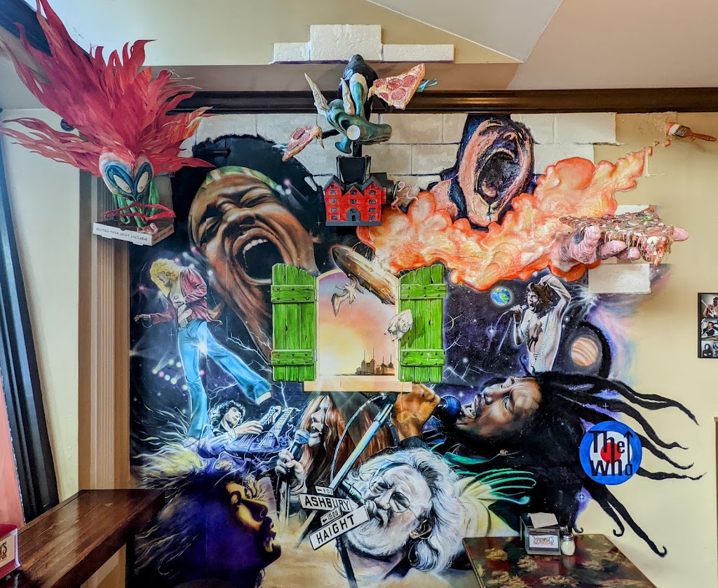 Martollis Hand Tossed Pizza Plaza | restaurant | 38 E Main St, Ashland, OR 97520, USA | 5414821918 OR +1 541-482-1918