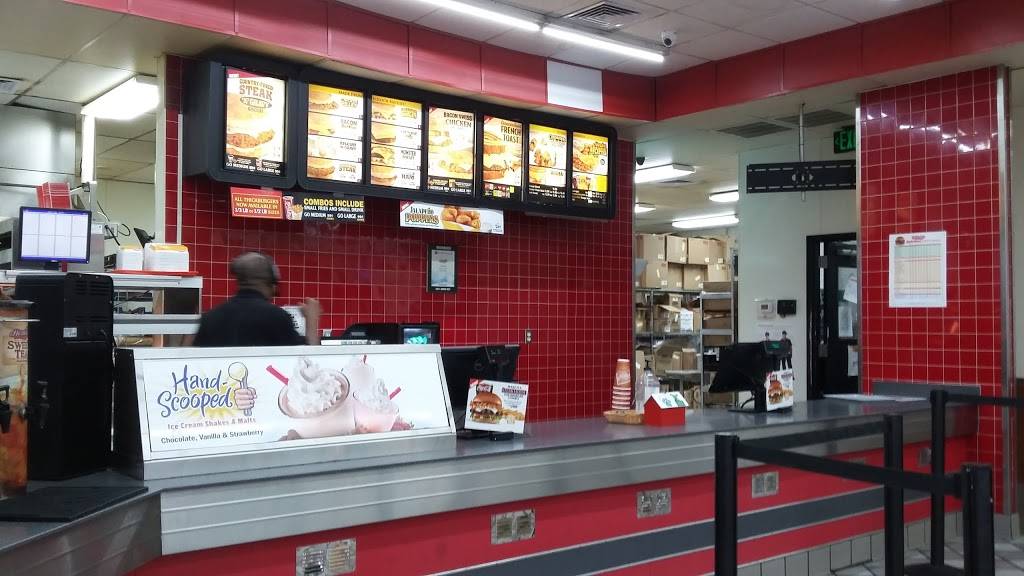 Hardees | restaurant | 43 E C 470, Lake Panasoffkee, FL 33538, USA | 3527931111 OR +1 352-793-1111