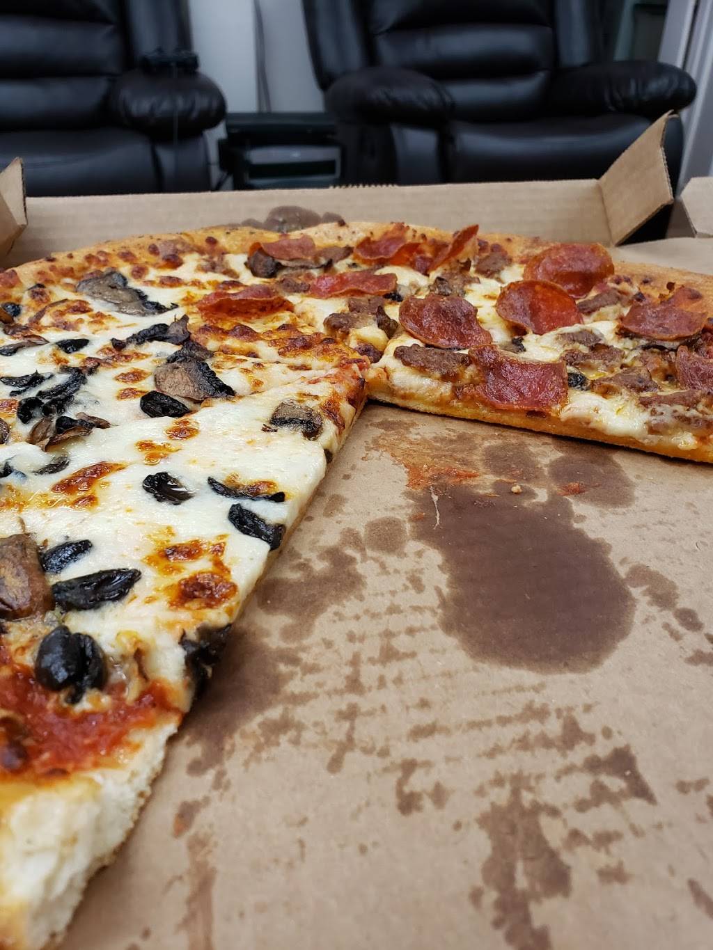 Pizza Hut | restaurant | 603 Center Pkwy, Yorkville, IL 60560, USA | 6305537061 OR +1 630-553-7061