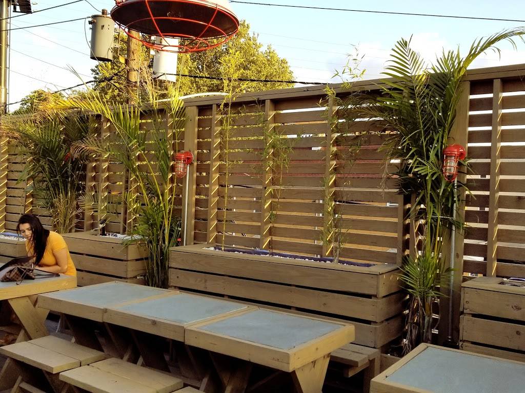 Pour Abbeys Bar & Grill | restaurant | 107 Hawkins St, Newark, NJ 07105, USA | 9735221000 OR +1 973-522-1000