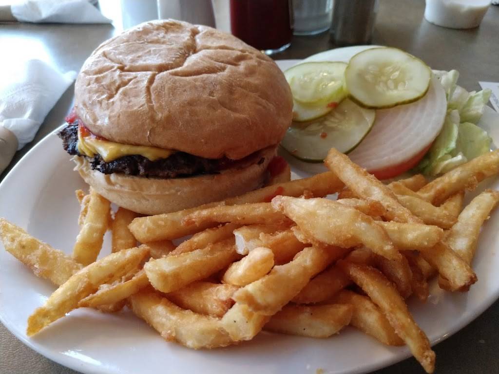 Rivers Edge Inn | restaurant | 2303 W 1st St, Dixon, IL 61021, USA | 8152887396 OR +1 815-288-7396