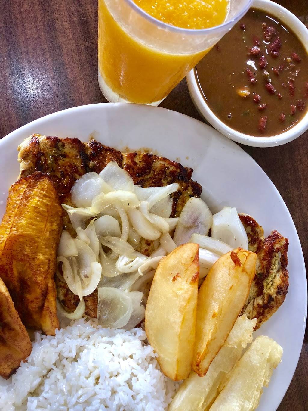 Antojitos Latin Cravings | restaurant | 2302 W Columbus Dr, Tampa, FL 33607, USA | 8132519499 OR +1 813-251-9499