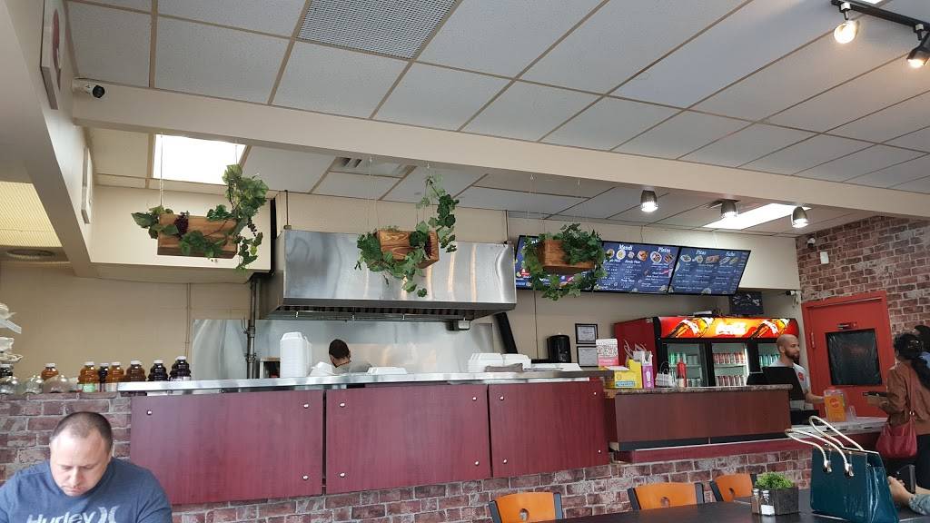 Mandy Restaurant | restaurant | 1705 Wyandotte St W, Windsor, ON N9B 1J2, Canada | 5192587000 OR +1 519-258-7000