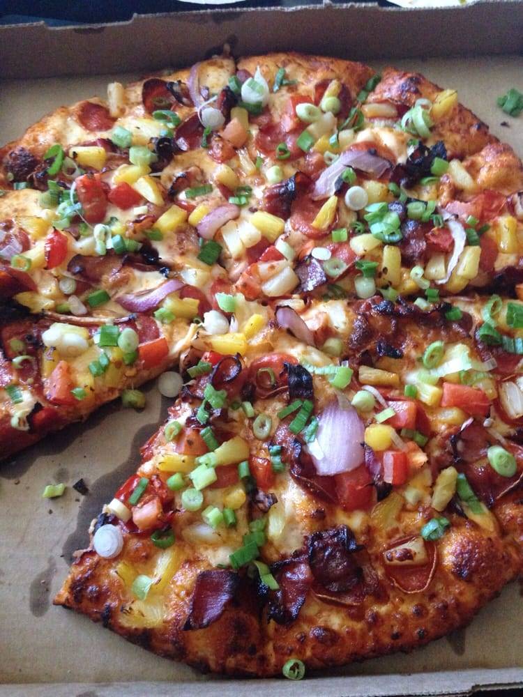 Round Table Pizza | meal delivery | 3250 Governor Dr, San Diego, CA 92122, USA | 8584572334 OR +1 858-457-2334