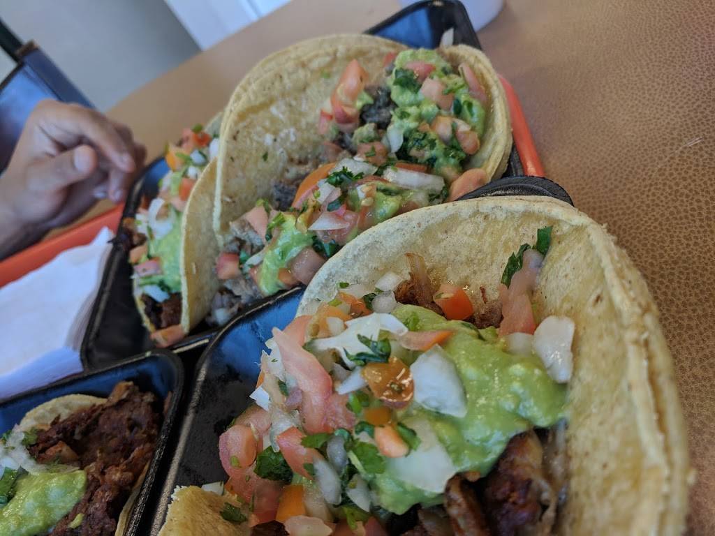 Valeries Taco Shop | restaurant | 170 Emerald Dr, Vista, CA 92083, USA | 7609418381 OR +1 760-941-8381