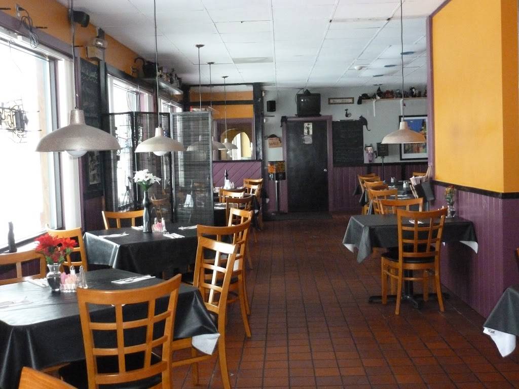 Black Cat Bar & Grill | restaurant | 5948, 470 French Rd, Utica, NY 13502, USA | 3157244444 OR +1 315-724-4444