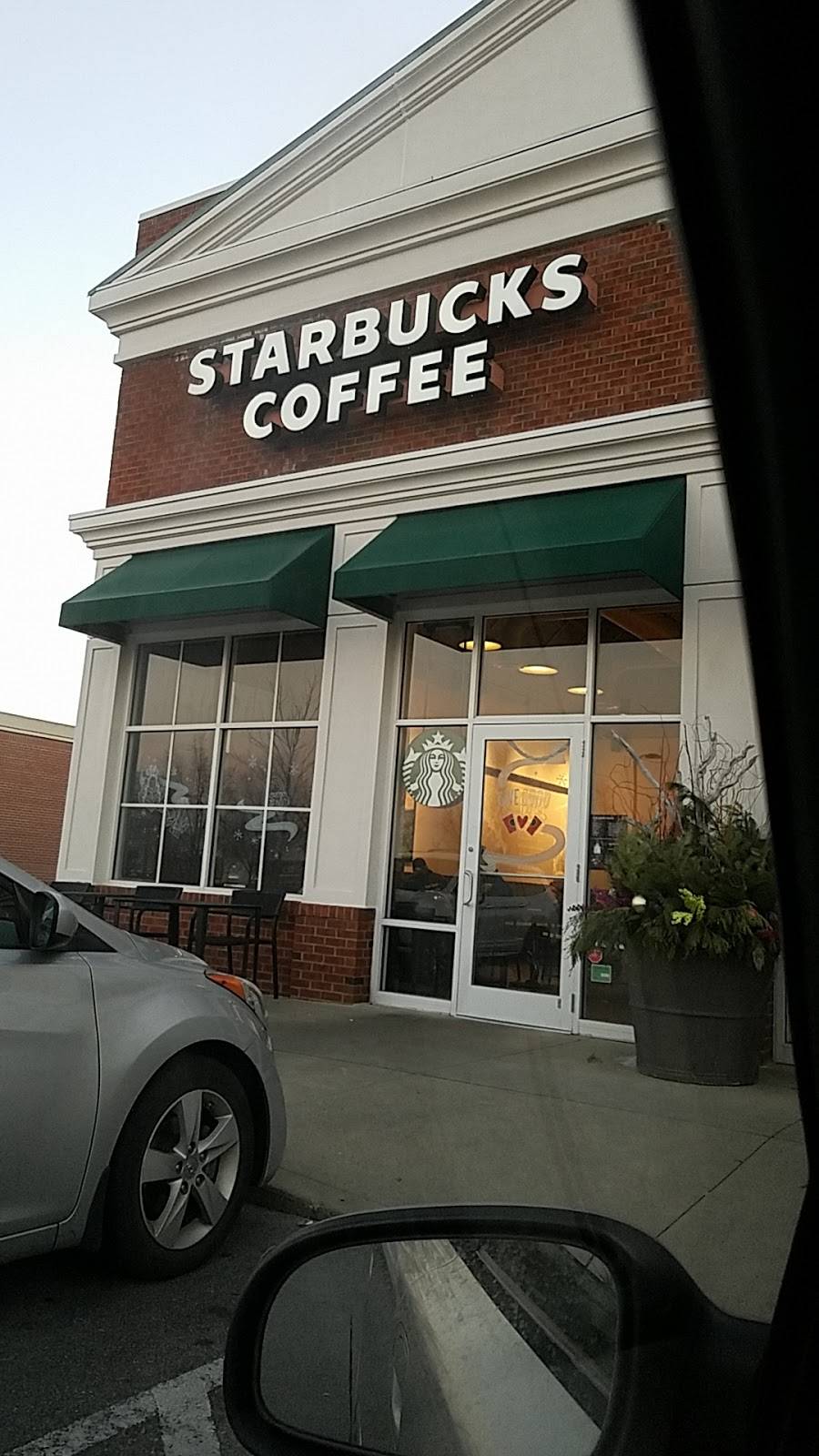 Starbucks | cafe | 3954 Morse Crossing, Columbus, OH 43219, USA | 6144765472 OR +1 614-476-5472