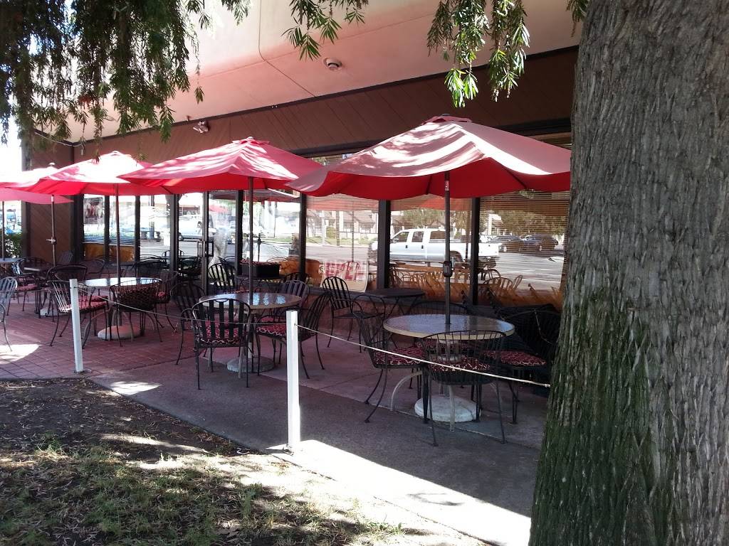 Nicos Family Restaurant | restaurant | 2352, 7166 Shoup Ave, West Hills, CA 91307, USA | 8188883998 OR +1 818-888-3998