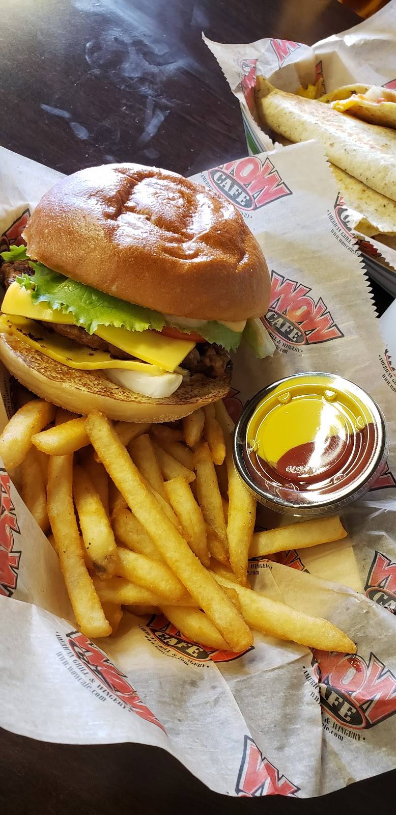 WOW | Café & Wingery | restaurant | 1000 14th St S, Birmingham, AL 35233, USA | 2059755914 OR +1 205-975-5914