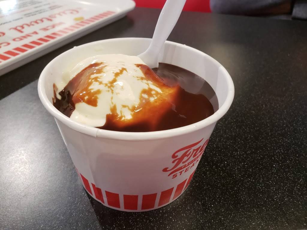 Freddys Frozen Custard & Steakburgers | restaurant | 3889 Veterans Memorial Pkwy, St Peters, MO 63376, USA | 6362445026 OR +1 636-244-5026