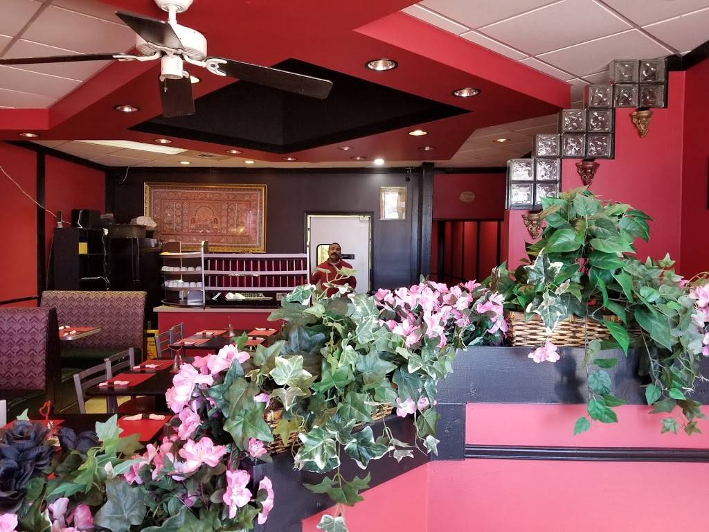 Red Chillies | restaurant | 43743 Van Dyke Ave, Sterling Heights, MI 48314, USA | 5868034388 OR +1 586-803-4388
