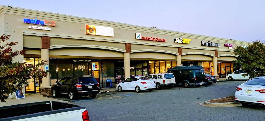 Subway | restaurant | 247 E Plaza Dr, Market Pl Unit 6, Mooresville, NC 28115, USA | 7046647827 OR +1 704-664-7827