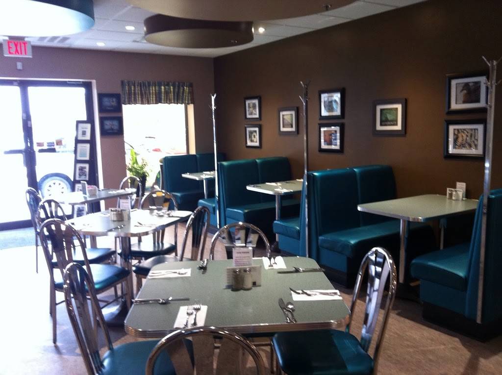 Lunchbox Cafe and Catering | restaurant | 917 Nipissing Rd, Milton, ON L9T 5E3, Canada | 9058783644 OR +1 905-878-3644