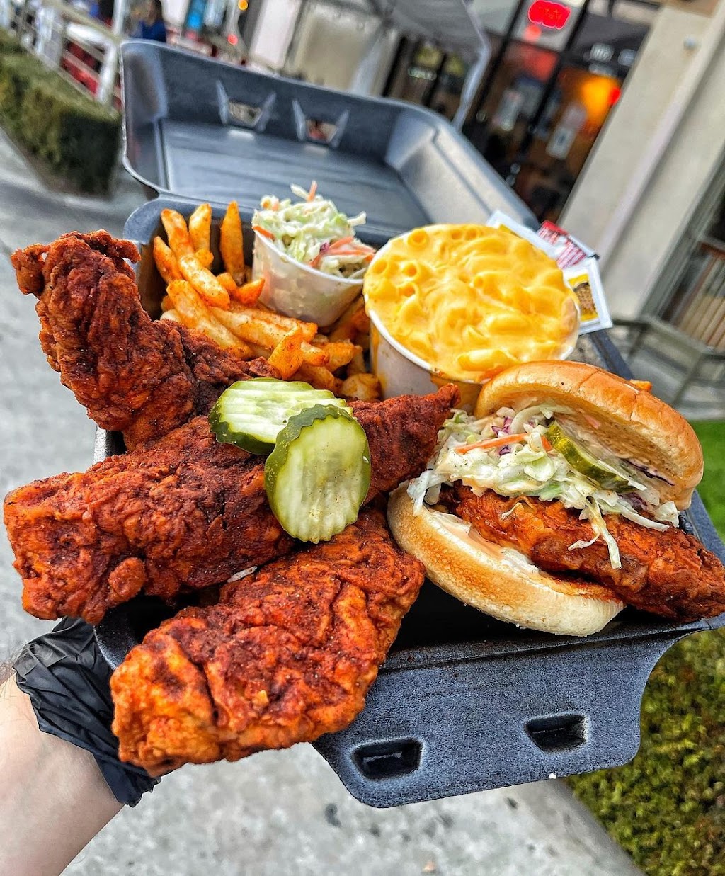 Angry Chickz | restaurant | 2601 N 11th Ave #105, Hanford, CA 93230, USA | 5596703911 OR +1 559-670-3911