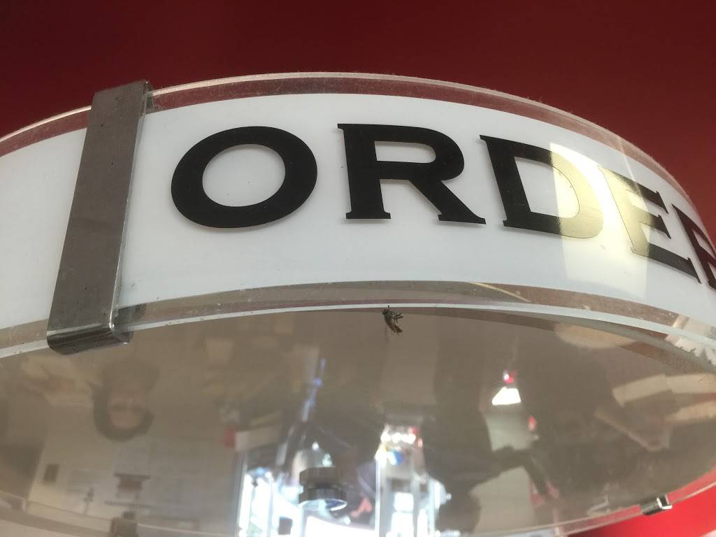 Esso | restaurant | 7025 Millcreek Dr, Mississauga, ON L5N 3R3, Canada | 9058144871 OR +1 905-814-4871