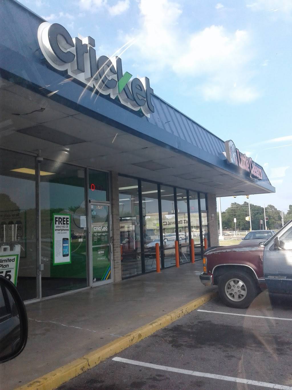 Little Caesars Pizza | meal takeaway | 5700 W Little York Rd, Houston, TX 77091, USA | 2818202100 OR +1 281-820-2100