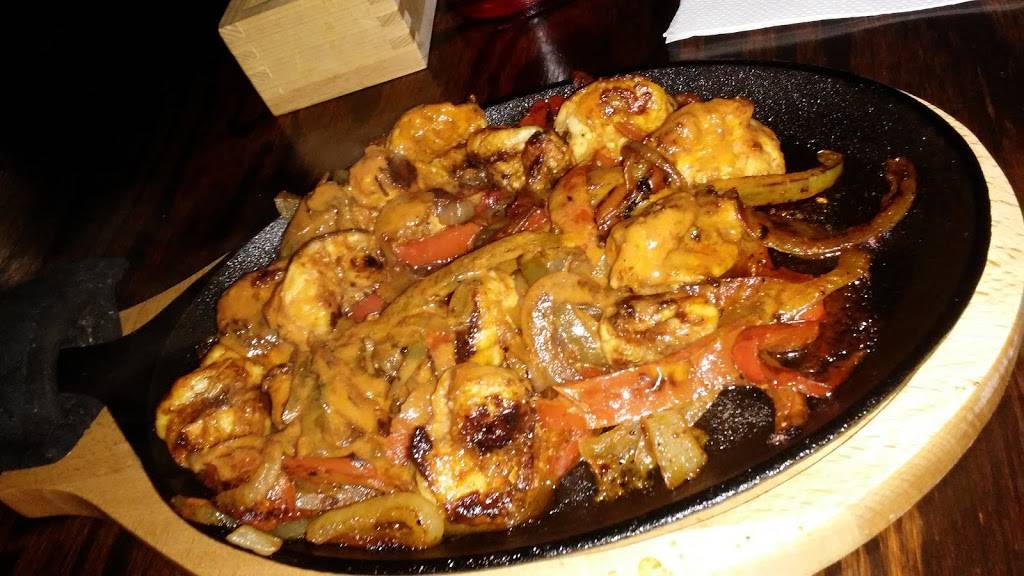 Mas Chingon | restaurant | 6207 Maple St, Omaha, NE 68104, USA | 4025057542 OR +1 402-505-7542