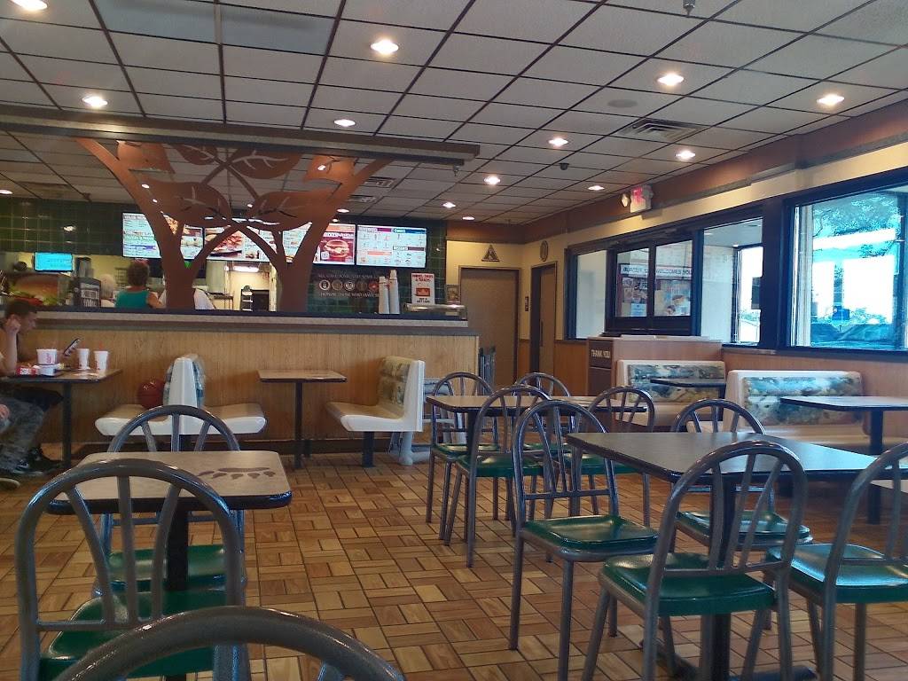 Burger King | restaurant | 4222 52nd St, Kenosha, WI 53144, USA | 2626525924 OR +1 262-652-5924