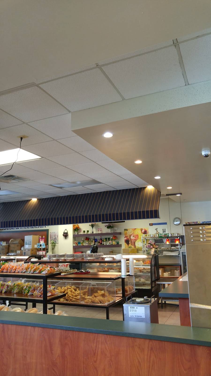 La Panaderia de Paris | restaurant | 6184 Arlington Blvd, Falls Church, VA 22044, USA | 7036638630 OR +1 703-663-8630