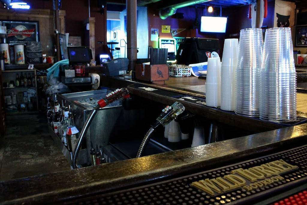 Captain’s Sports Lounge | restaurant | 27909 E Colbern Rd, Lees Summit, MO 64086, USA | 8165785770 OR +1 816-578-5770