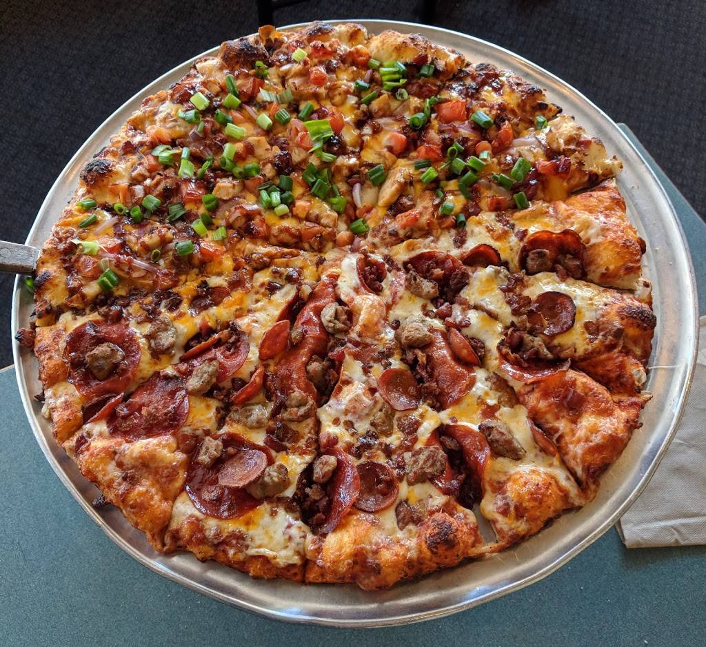 Round Table Pizza | meal delivery | 1062 Emerald Bay Rd, South Lake Tahoe, CA 96150, USA | 5305445500 OR +1 530-544-5500