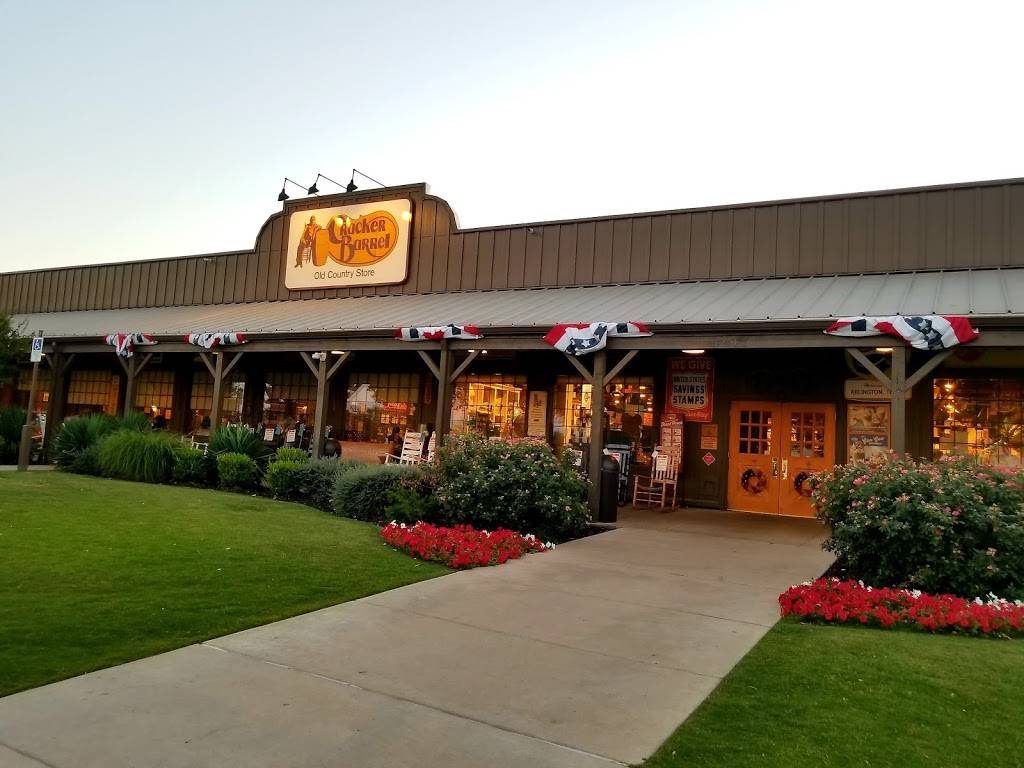 Cracker Barrel Old Country Store | restaurant | 1251 N Watson Rd, Arlington, TX 76006, USA | 8176335477 OR +1 817-633-5477