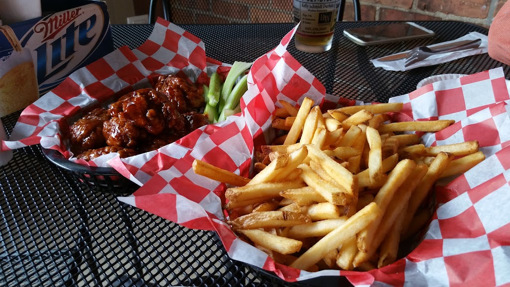 Schmidt’s Towne Tap | restaurant | 107 N Main St, Elburn, IL 60119, USA | 6303650100 OR +1 630-365-0100