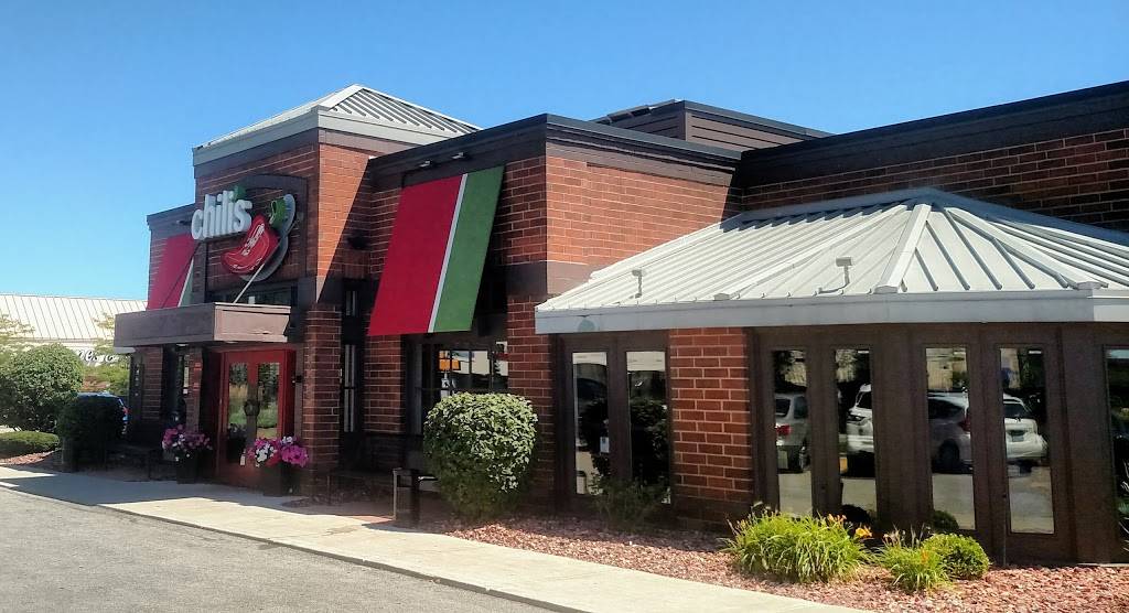 Chilis Grill & Bar | meal takeaway | 5435 W Touhy Ave, Skokie, IL 60077, USA | 8476791425 OR +1 847-679-1425