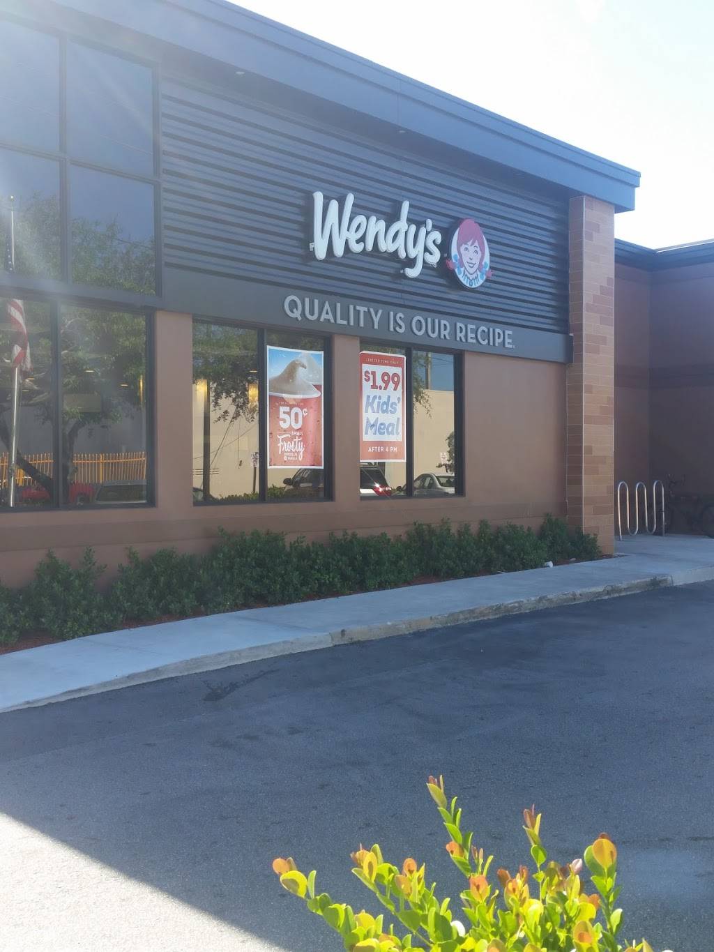 Wendys | restaurant | 2000 NW 10th Ave, Miami, FL 33127, USA | 3053261297 OR +1 305-326-1297