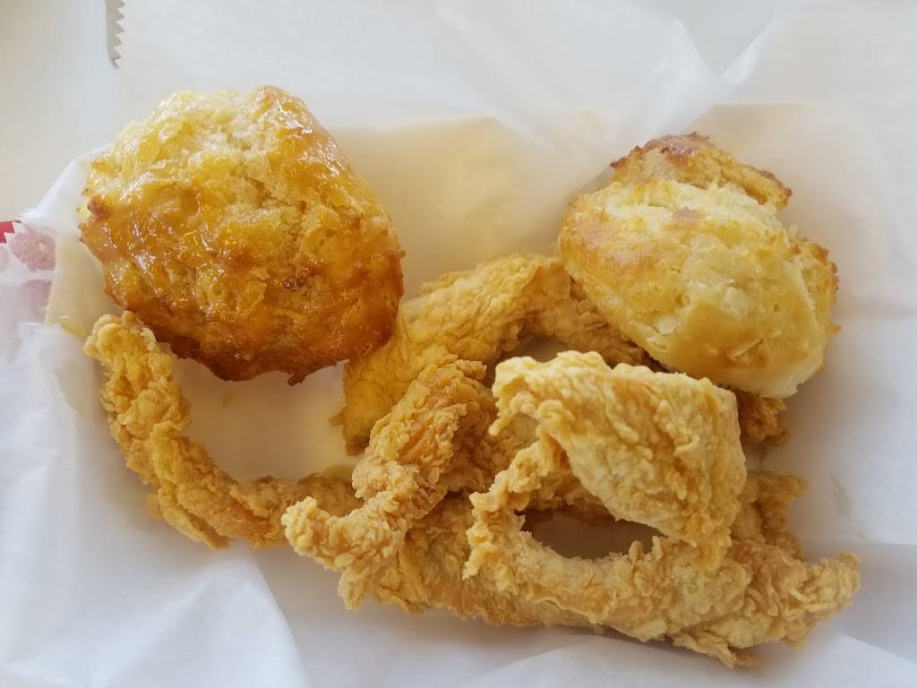 Churchs Chicken | restaurant | 4820 Chambers Rd, Denver, CO 80239, USA | 3033757664 OR +1 303-375-7664