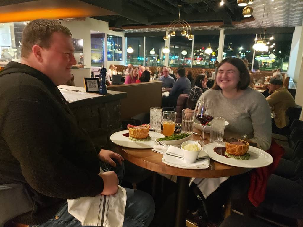 Monarch -Kitchen & Bar | restaurant | 4750 E 53rd St, Davenport, IA 52807, USA | 5635267400 OR +1 563-526-7400